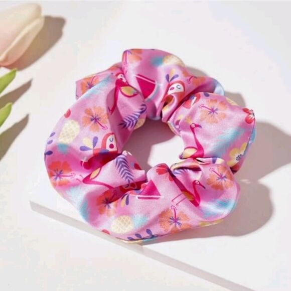 Flamingo 🦩 Print Scrunchie *2/12$ - Picture 3 of 3
